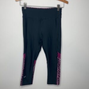 Under Armour compression capris purple‎ snake skin print size small